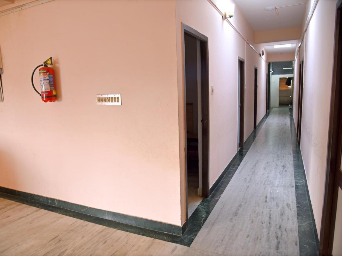 بونديتْشيري Hotel Aditya المظهر الخارجي الصورة