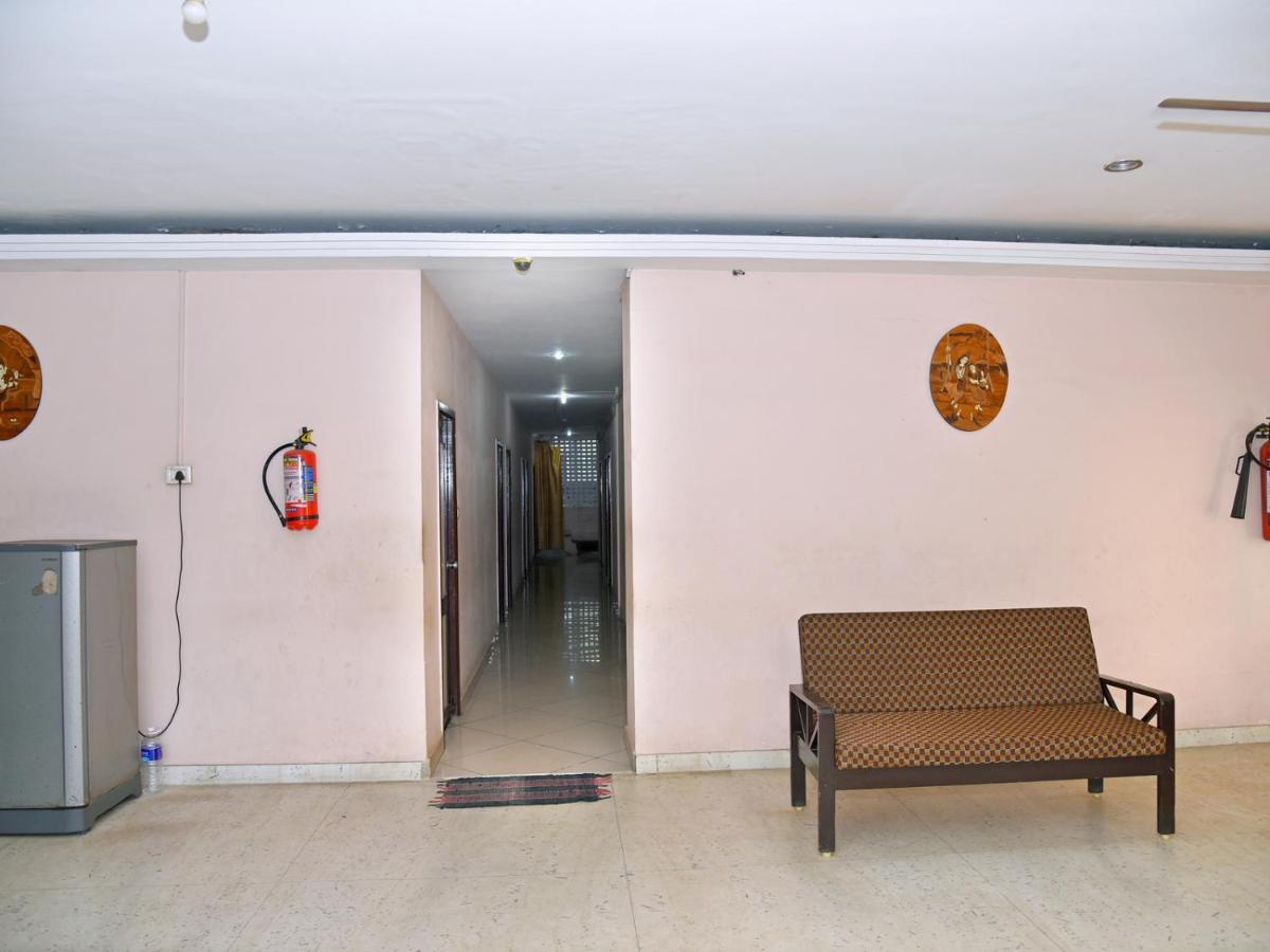 بونديتْشيري Hotel Aditya المظهر الخارجي الصورة