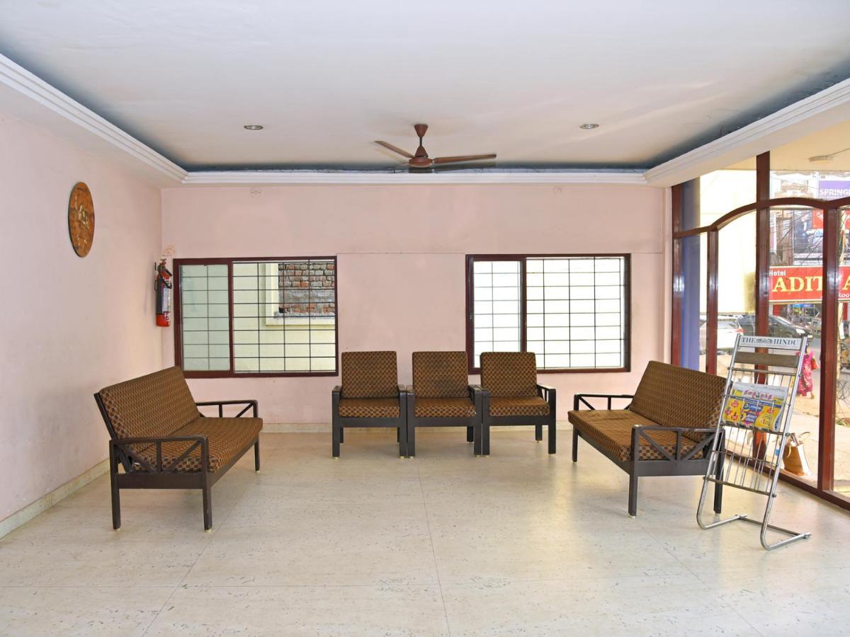 بونديتْشيري Hotel Aditya المظهر الخارجي الصورة