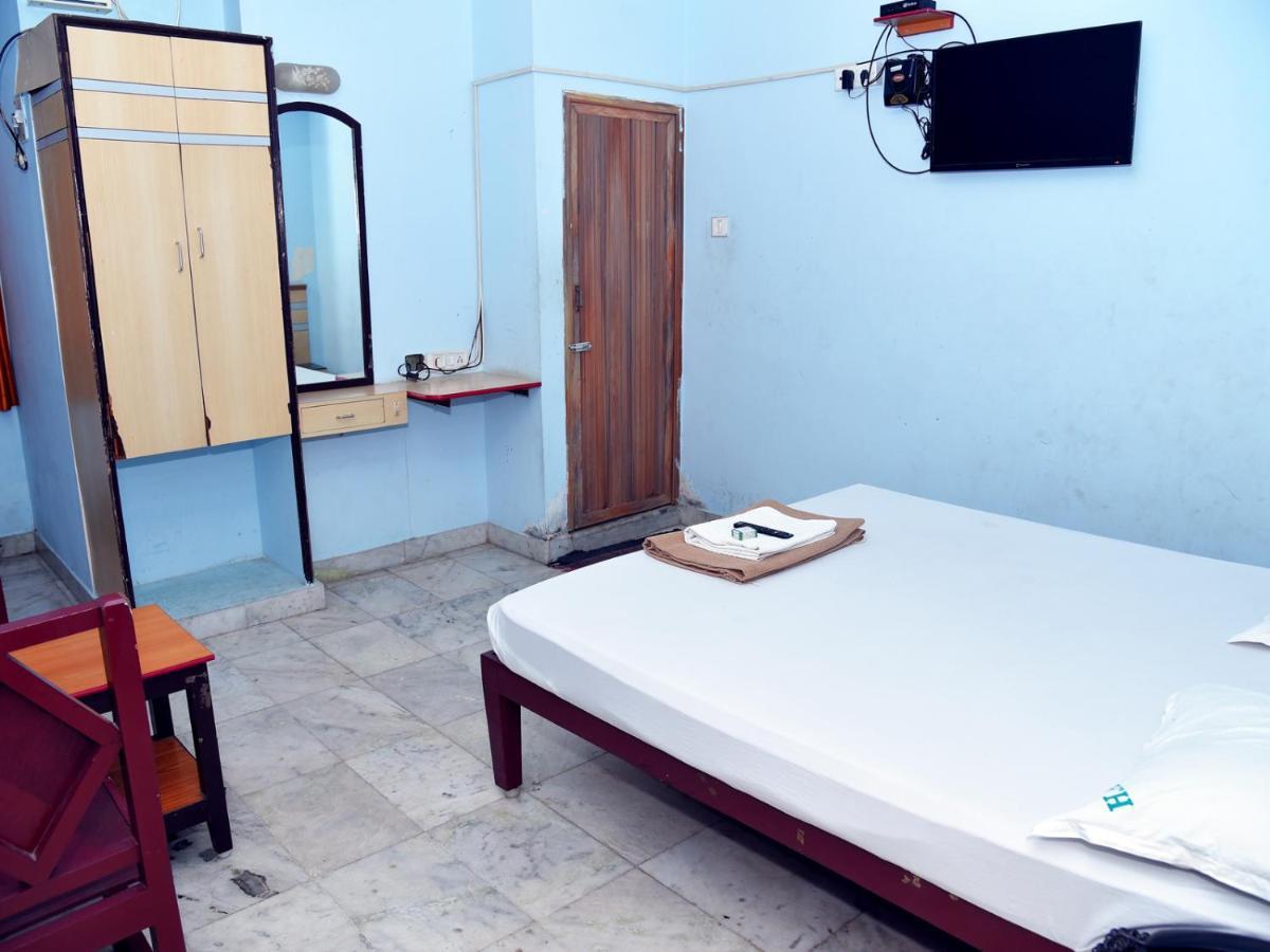 بونديتْشيري Hotel Aditya المظهر الخارجي الصورة