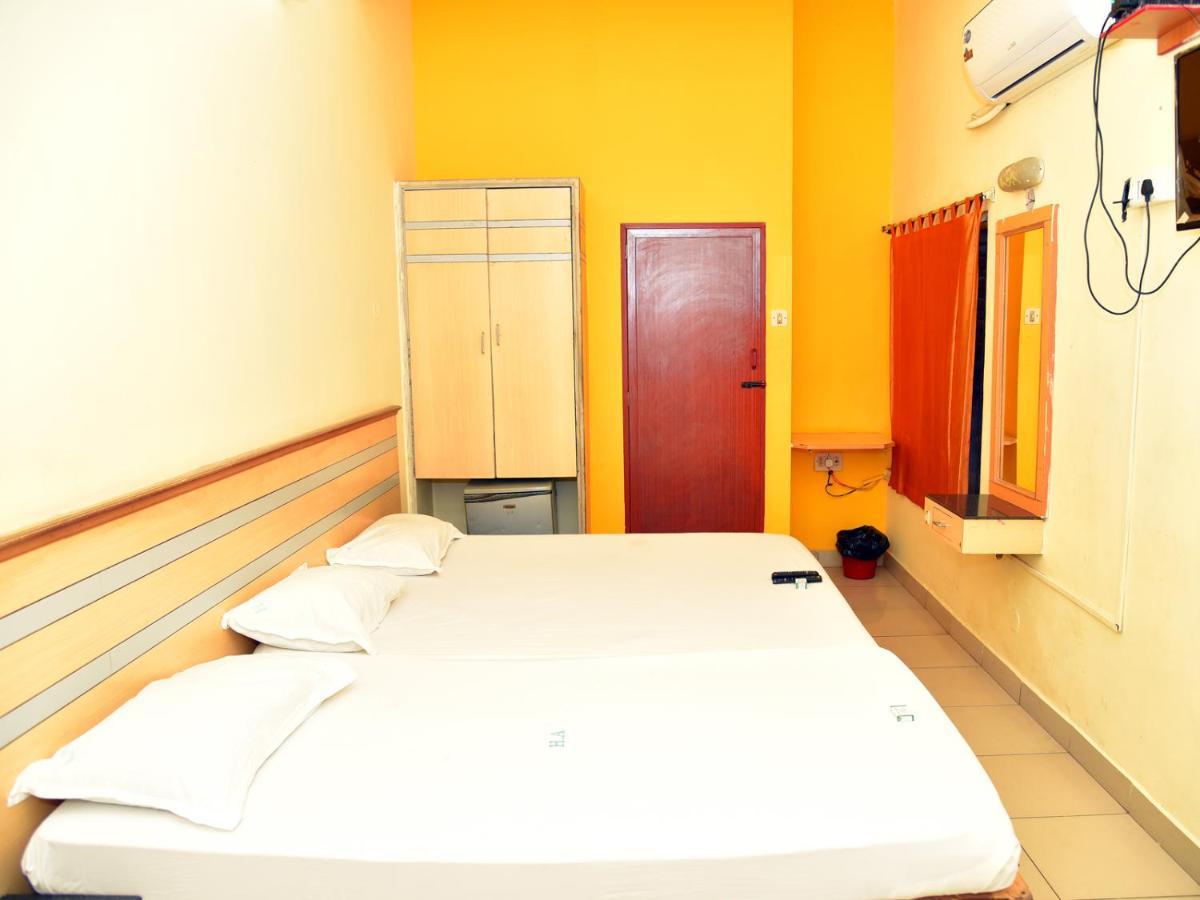 بونديتْشيري Hotel Aditya المظهر الخارجي الصورة