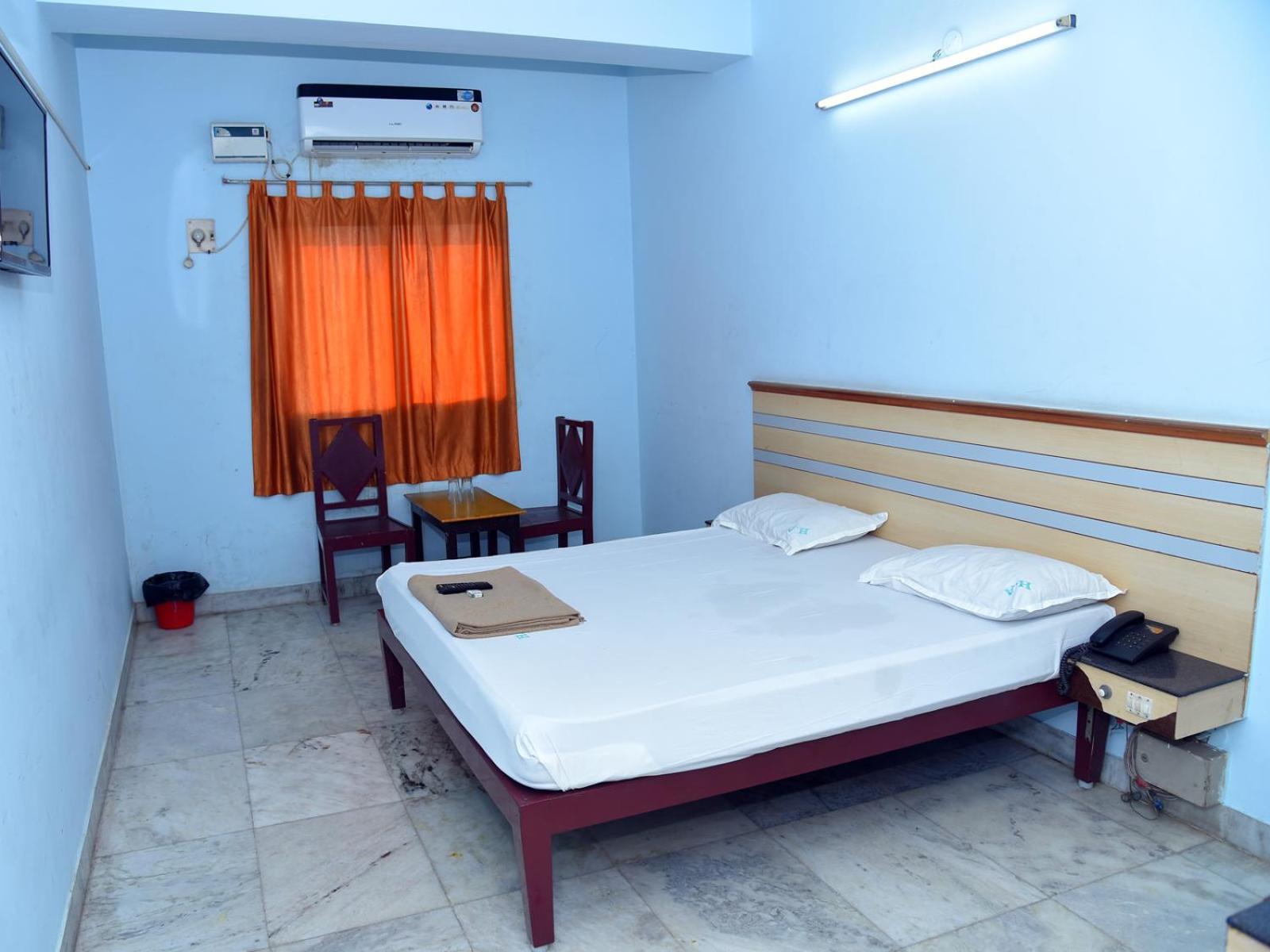 بونديتْشيري Hotel Aditya المظهر الخارجي الصورة