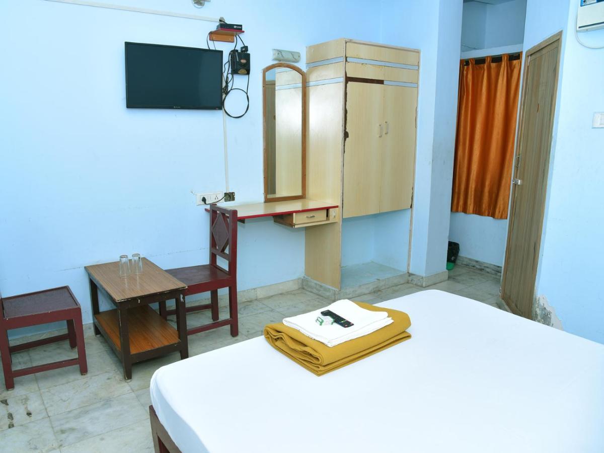 بونديتْشيري Hotel Aditya المظهر الخارجي الصورة