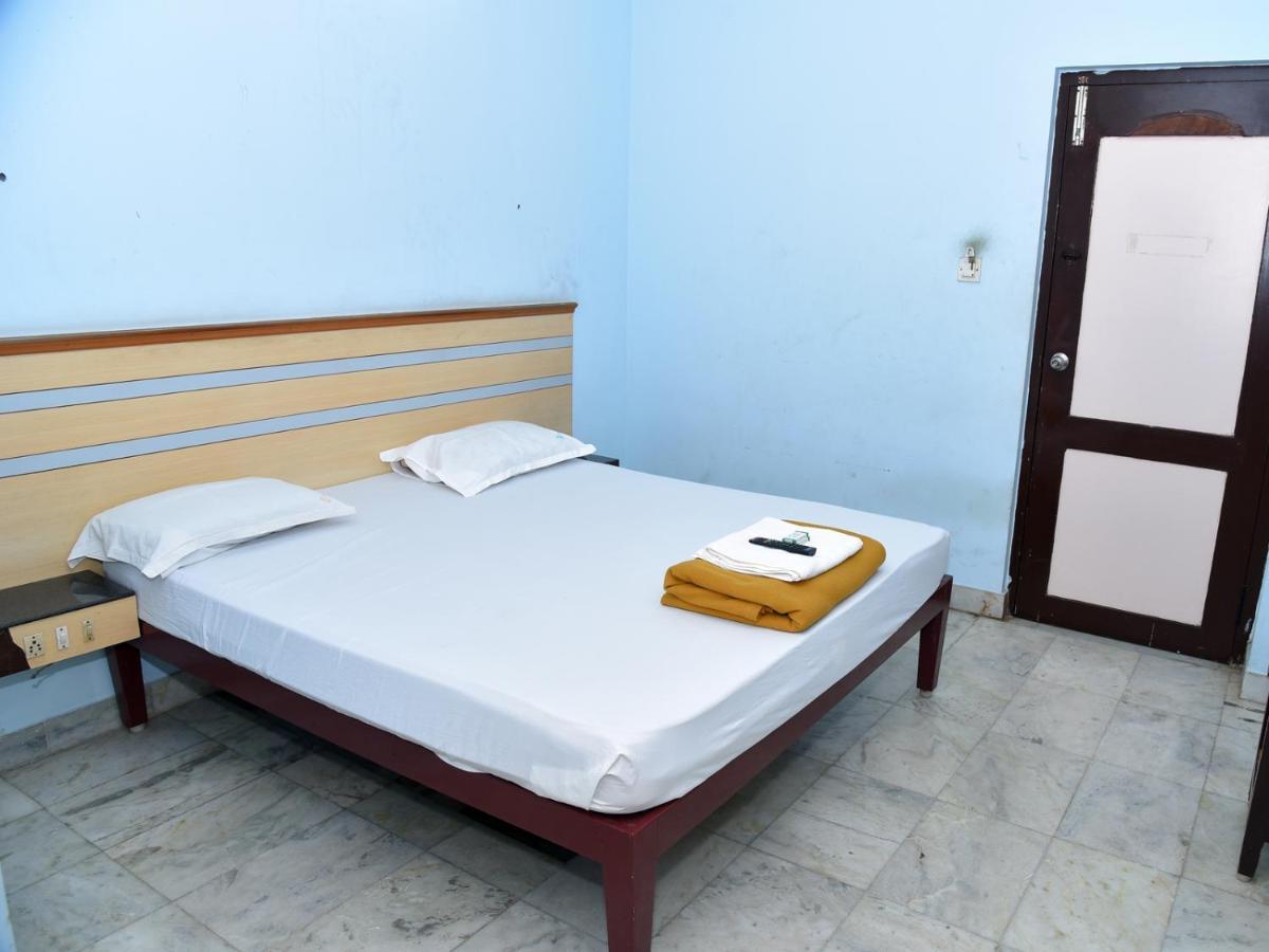 بونديتْشيري Hotel Aditya المظهر الخارجي الصورة