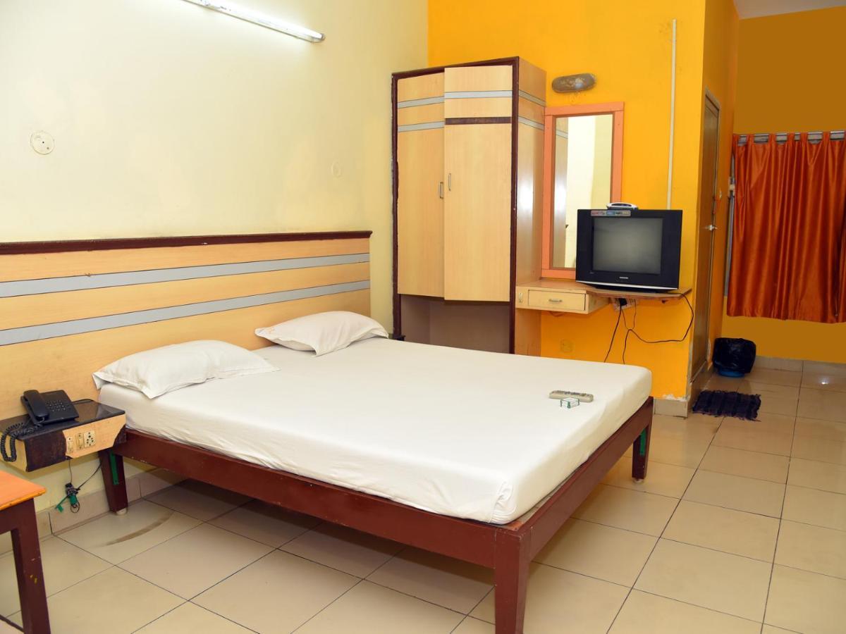 بونديتْشيري Hotel Aditya المظهر الخارجي الصورة