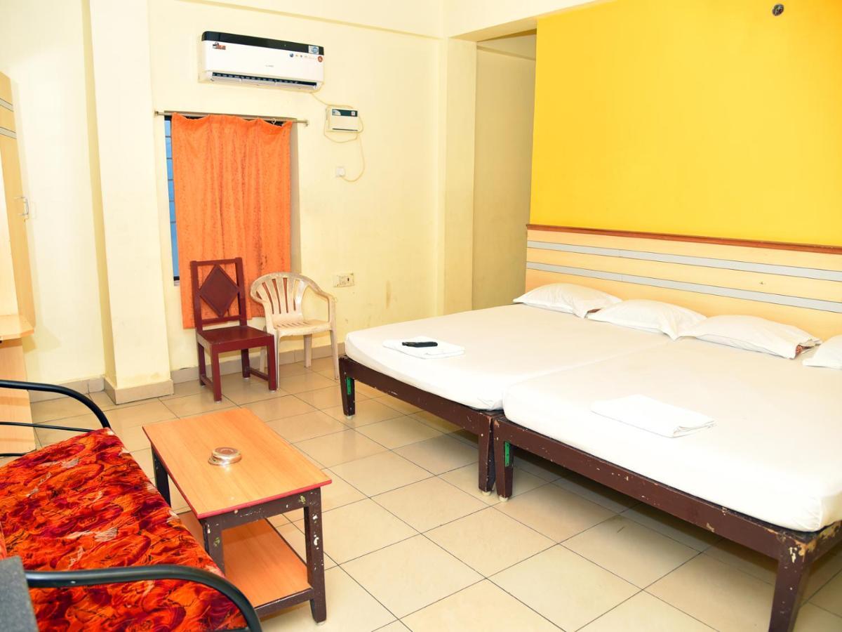 بونديتْشيري Hotel Aditya المظهر الخارجي الصورة