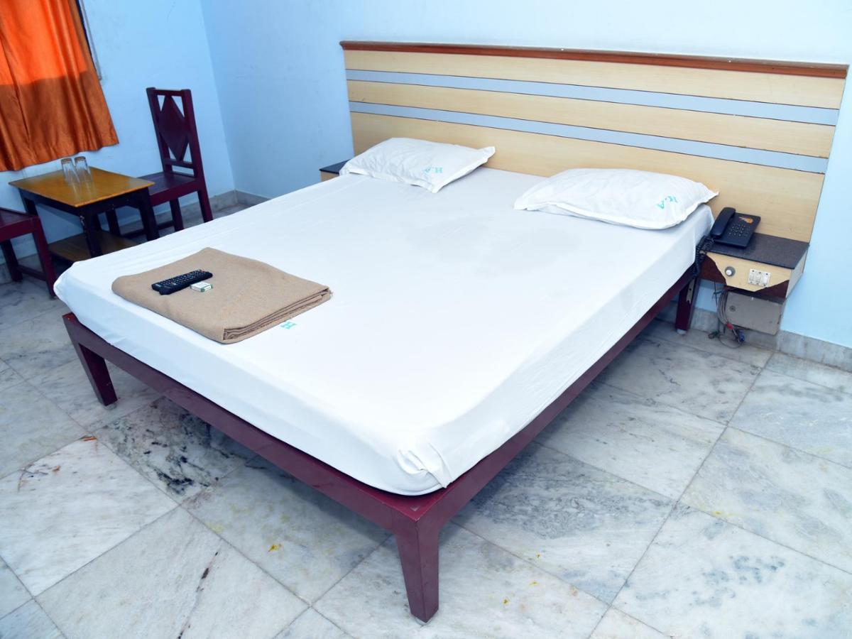 بونديتْشيري Hotel Aditya المظهر الخارجي الصورة
